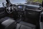 Jeep Wrangler Unlimited Altitude 2012 года